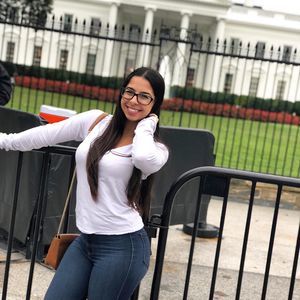 Meet your Posher, Yesy